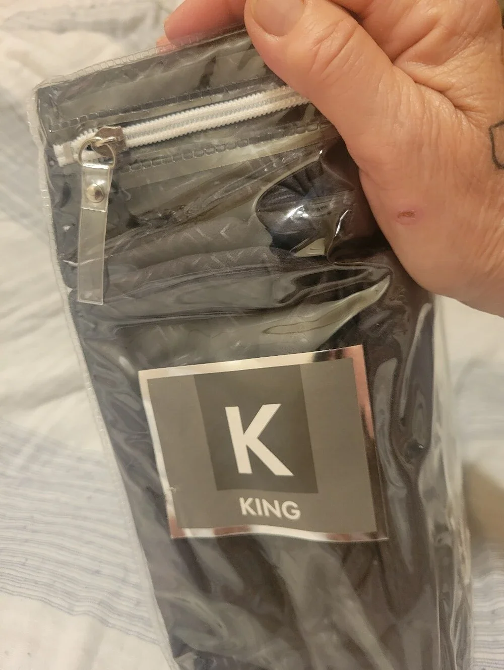 King Sz. Sheets/ Black /Greek Key Print/Weave/ NWT/4 King Cases Bonus